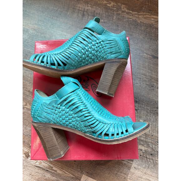 Naughty Monkey "Killion" Turquoise leather peep toe woven bootie SZ 7 - Picture 9 of 9
